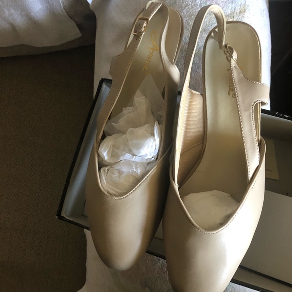 Dress shoes - Picture 3 of 4